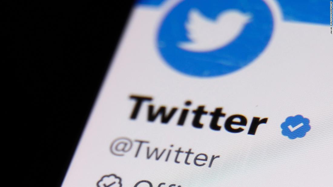 الدفع مقابل توثيق الحسابات.. معضلة جديدة للشخصيات والمنظمات على تويتر